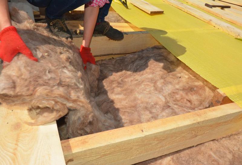 Les avantages de l'isolation souffl&eacute;e pour optimiser votre confort thermique